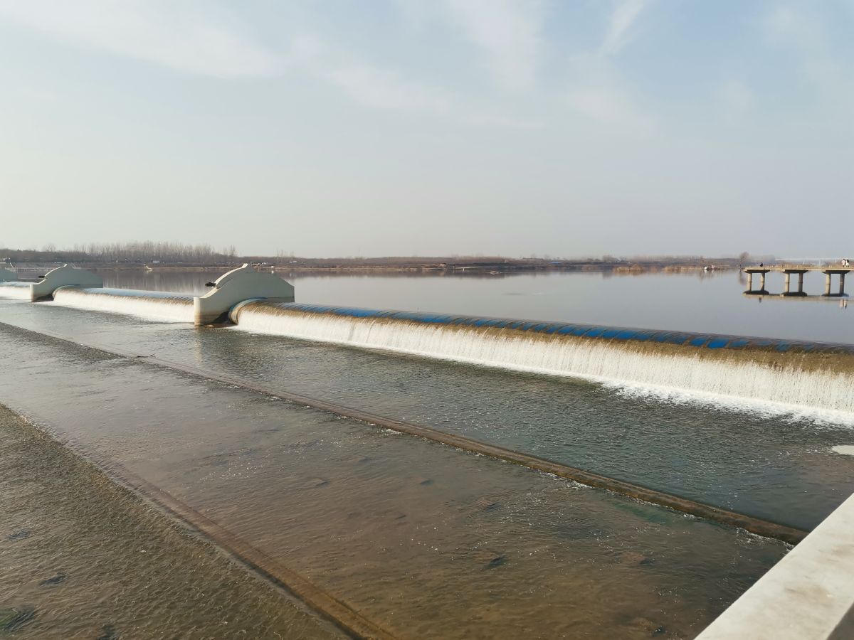 A picture containing sky, outdoor, water, ground

Description automatically generated